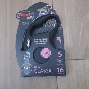 NWT flexi retractable dog leash